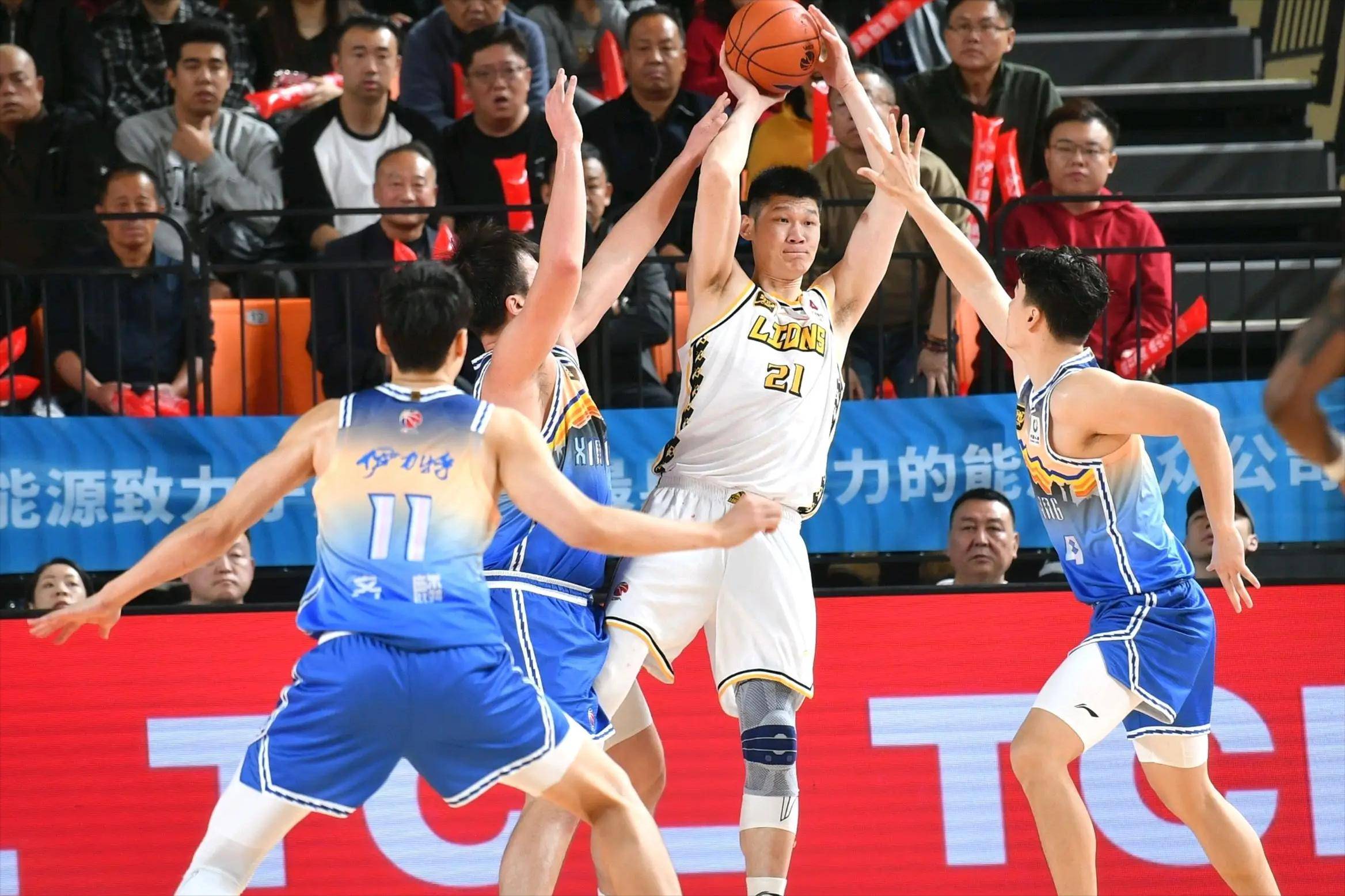 孙铭徽21分广厦胜浙江林庭谦32分天津胜四川的简单介绍