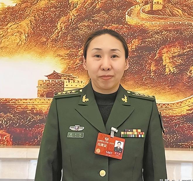 开云体育-08奥运成员助阵女篮苗立杰隋菲菲卞兰同框(中国女蓝苗立杰)