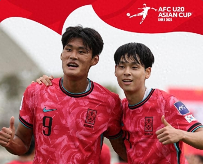 开云体育-东亚杯-安永佳破门中国香港男足1-6卫冕冠军日本队(国足香港球员)