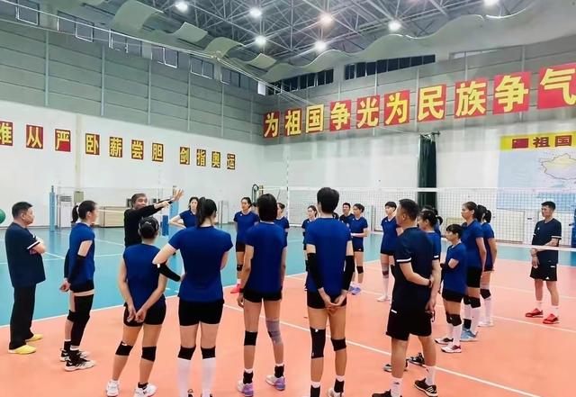 球队战术打法大胆创新，赢得关注与认可(5人制足球赛实用战术)